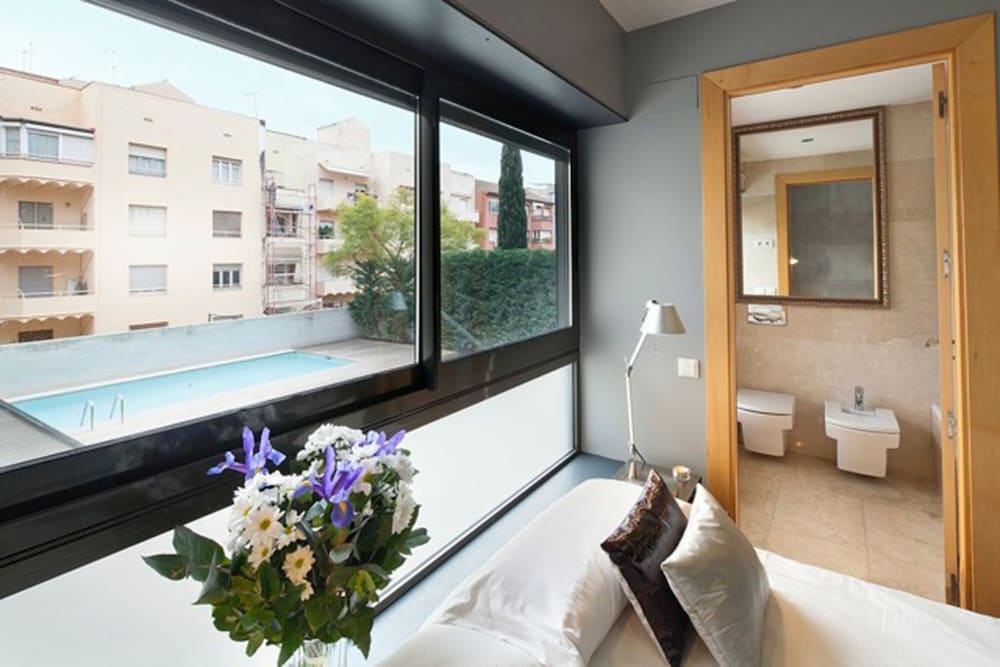 My Space Barcelona Pool with Terrace 10/35