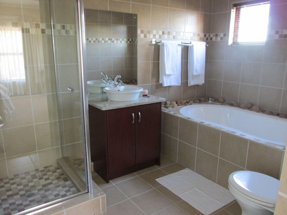 Karoo Sun Boutique Guest House 43/46