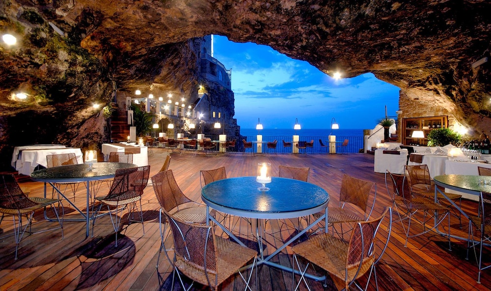 Grotta Palazzese 43/50