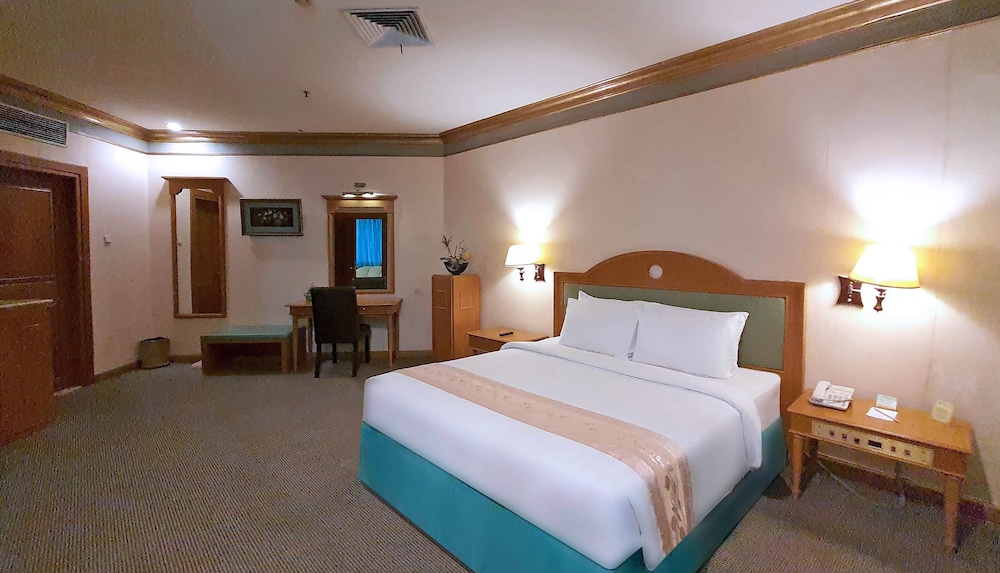 TUNJUNGAN HOTEL 30/73