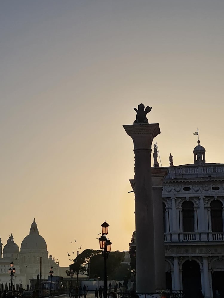Friendly Venice Suites 43/48
