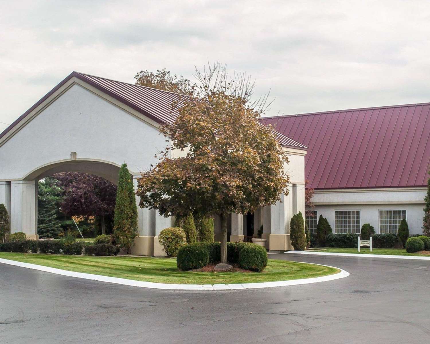 Days Inn by Wyndham Austintown 41/41