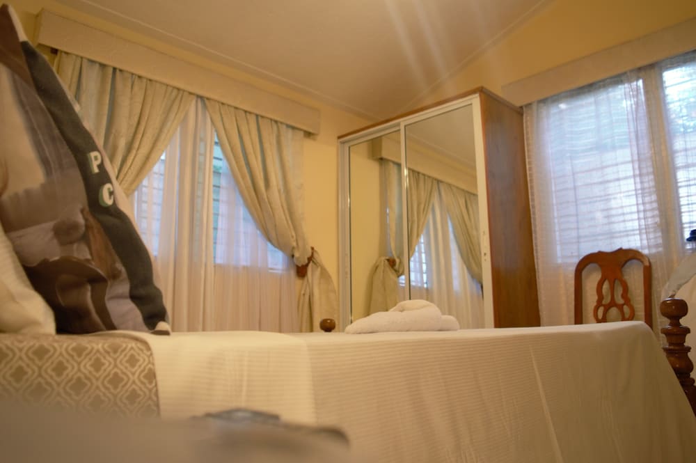 Pc Entreprises Guest House 23/50