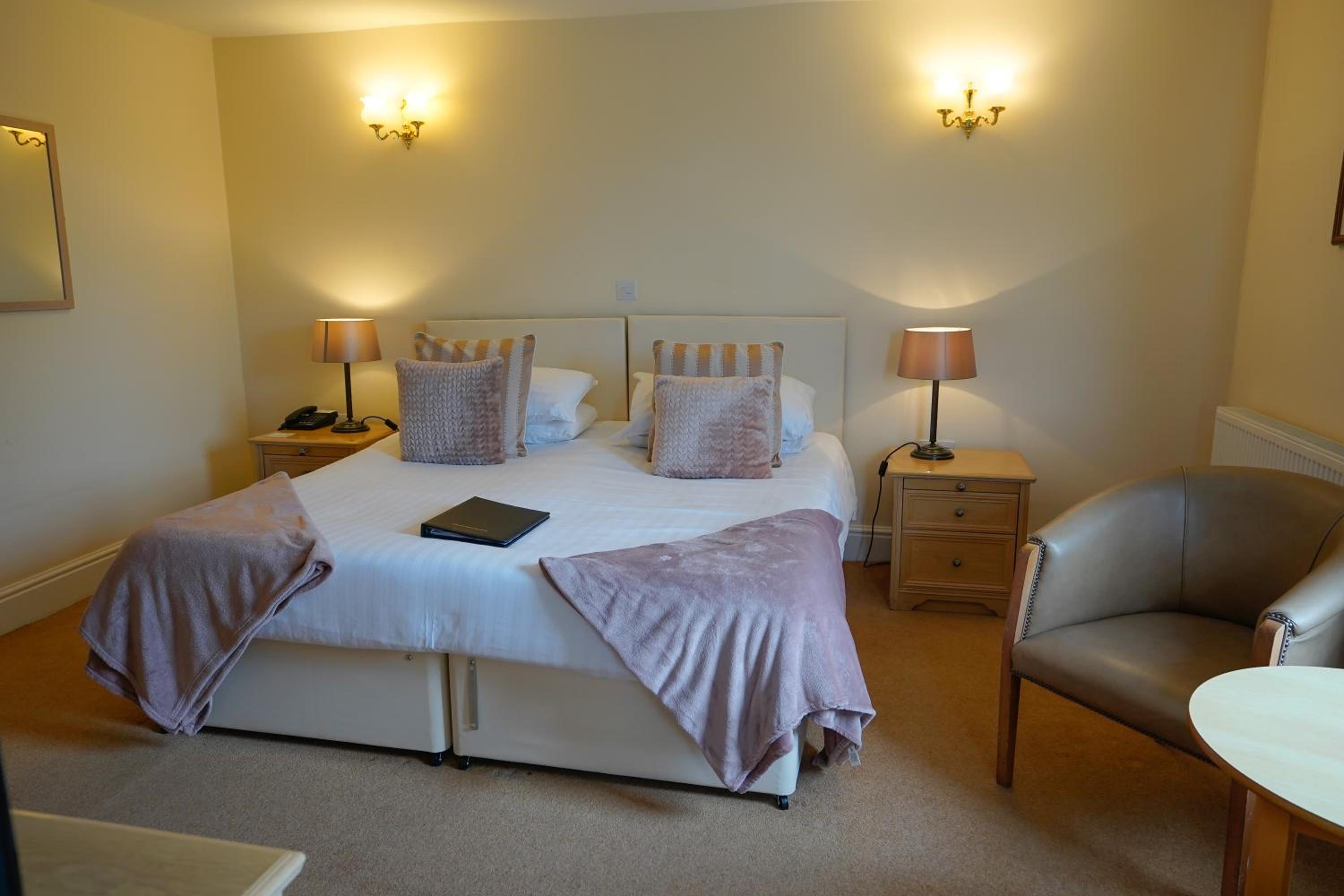Deluxe, Double Bed