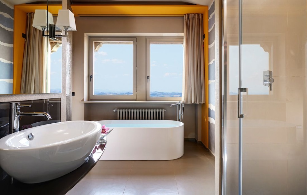 Titano Suites 29/32