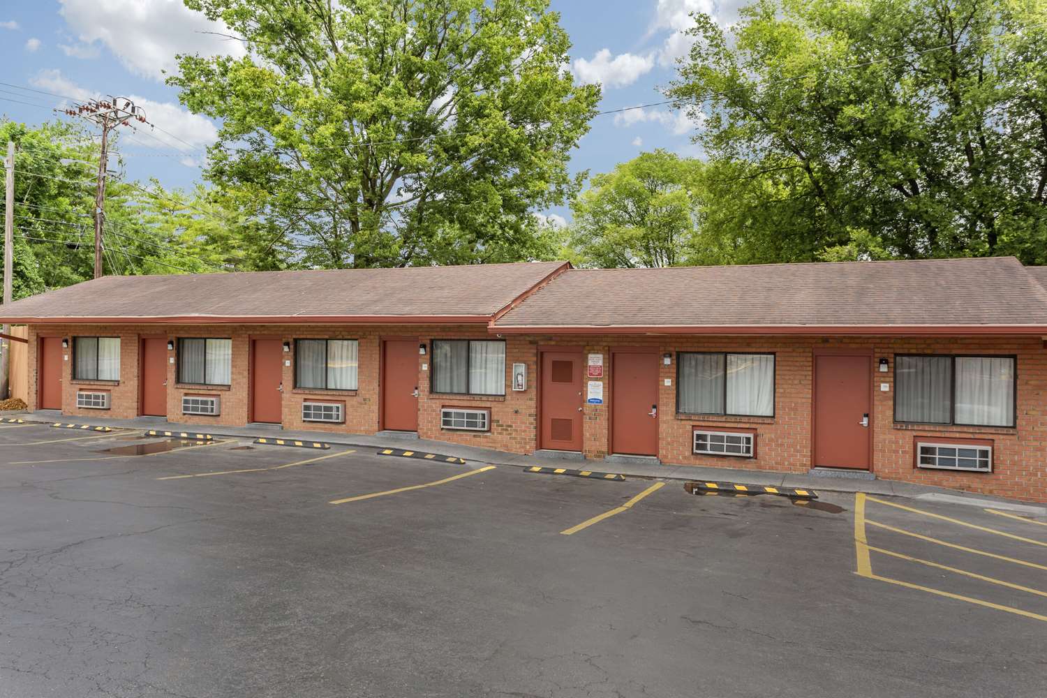 Econo Lodge North Nashville TN 24/24