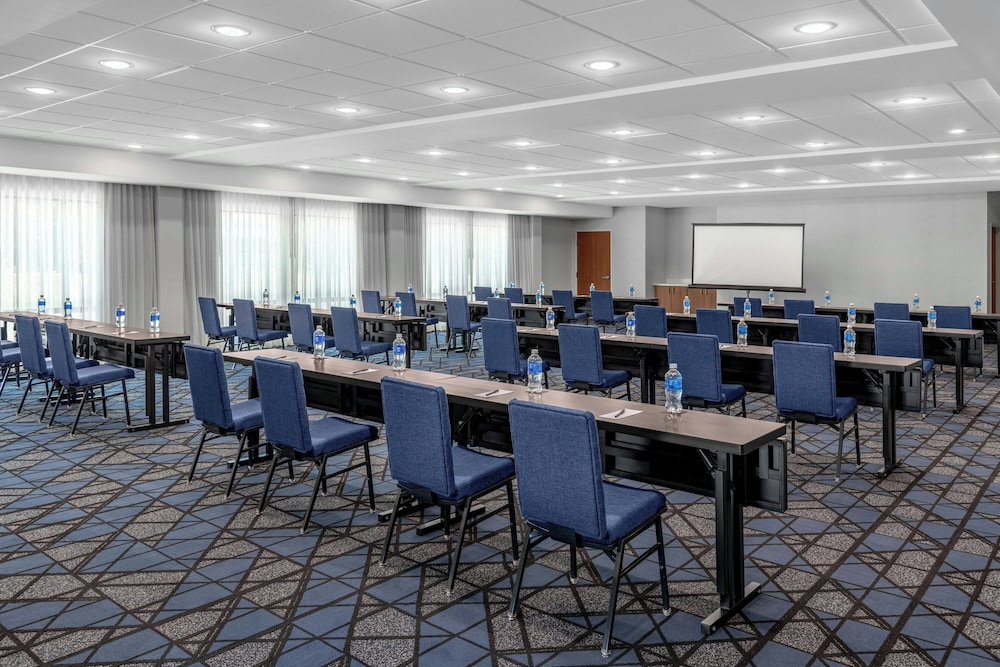 Courtyard By Marriott Sherman 31/45
