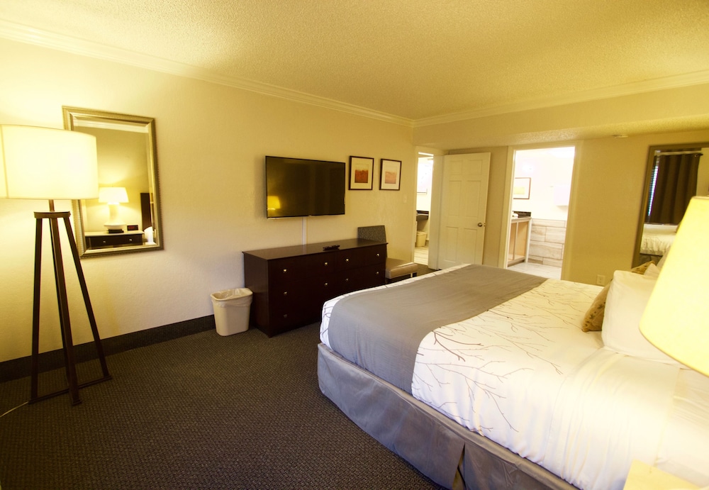 At Home Inn And Suites Pensacola 24/80