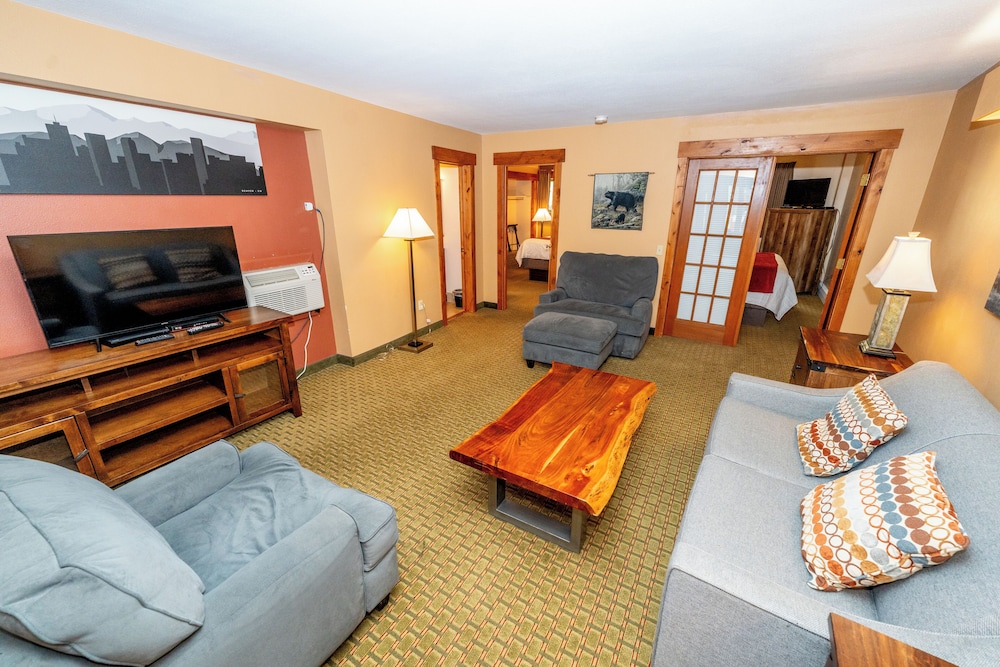 Silver Moon Inn 48/70