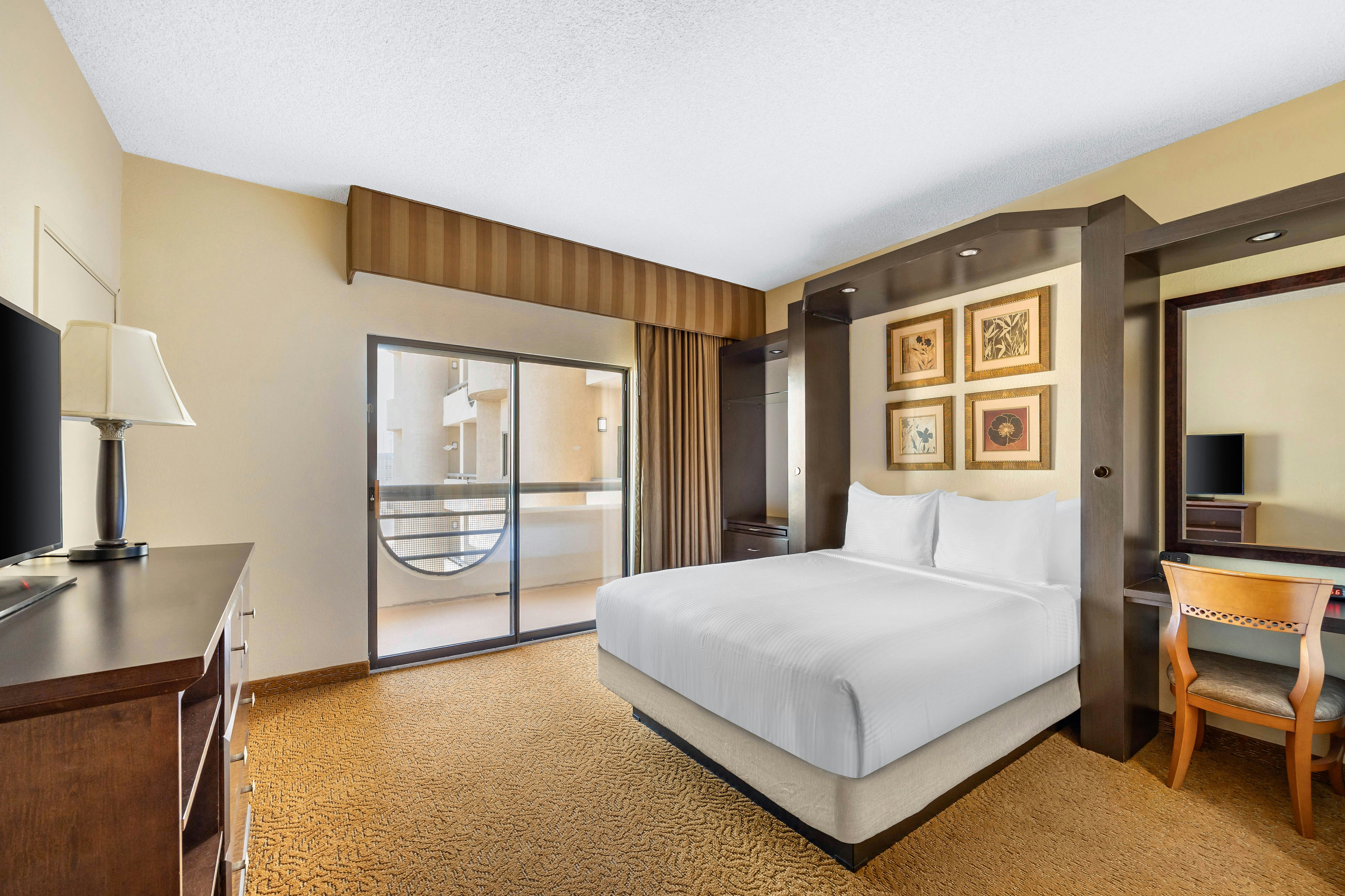 Studio, Queen Murphy Bed, Balcony