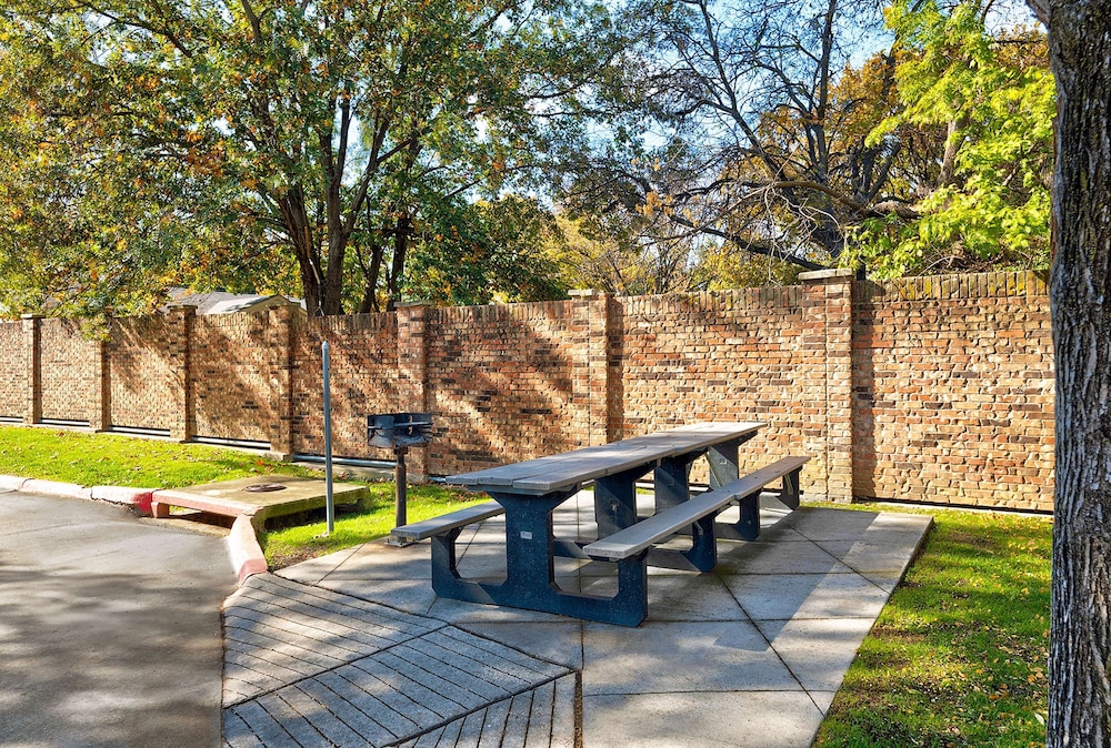 Studio6 North Richland Hills, TX - Fort Worth 35/38