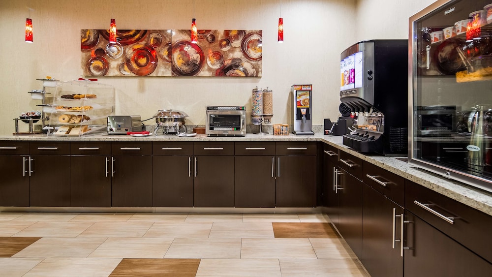 Best Western Plus Lake Worth Inn & Suites 22/29