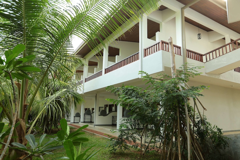Lagoon Paradise Beach Resort 51/60