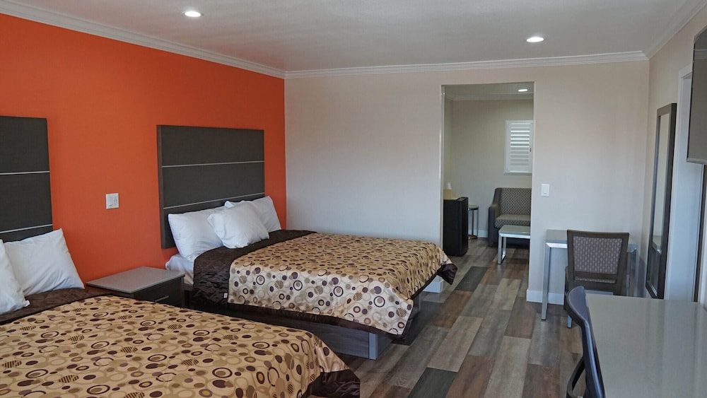 Sea Breeze Inn 6/25