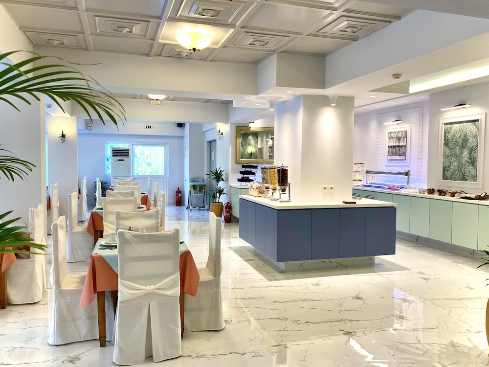 Paloma Blanca Hotel 6/55