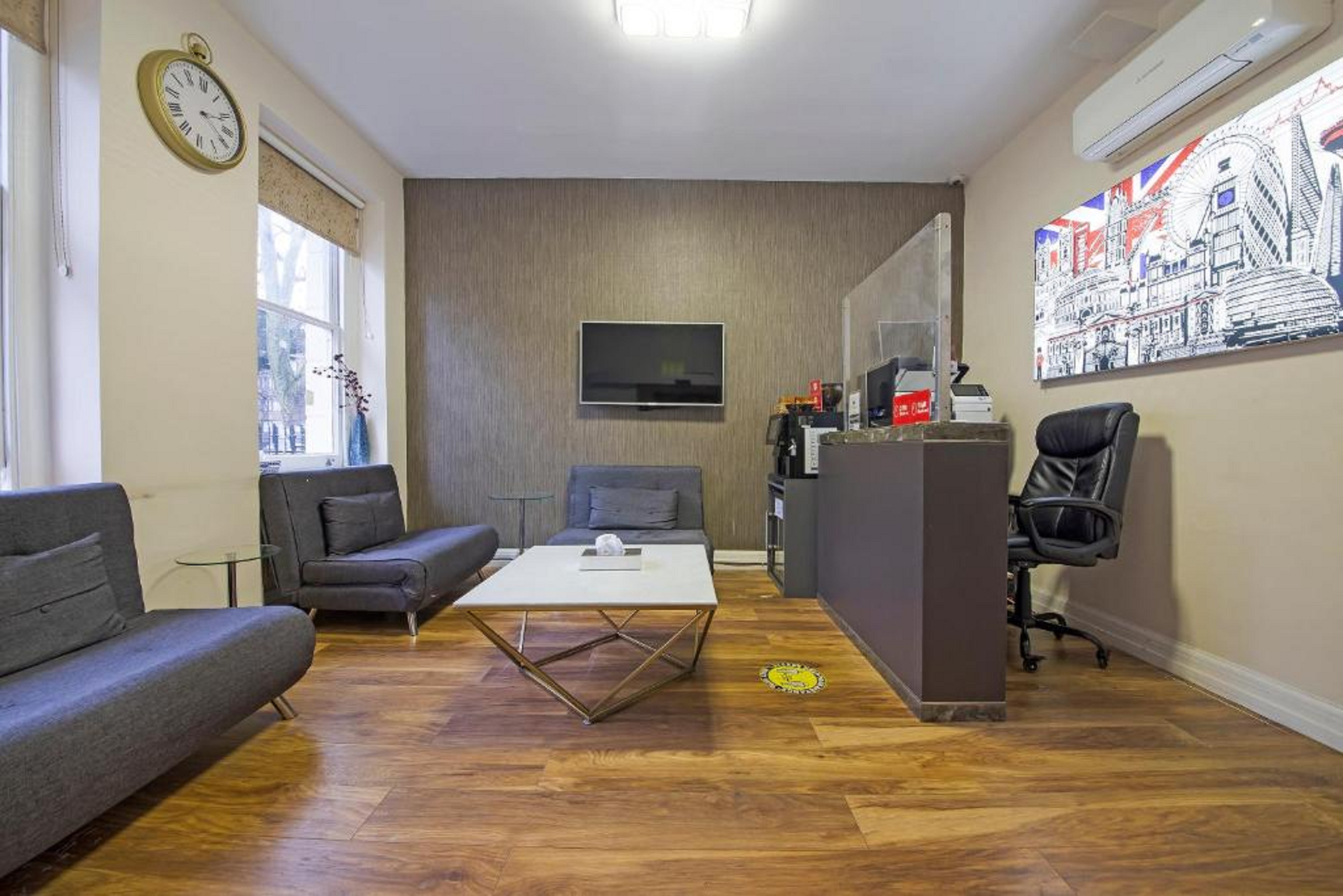OYO Townhouse 30 Sussex Hotel, London Paddington 34/38