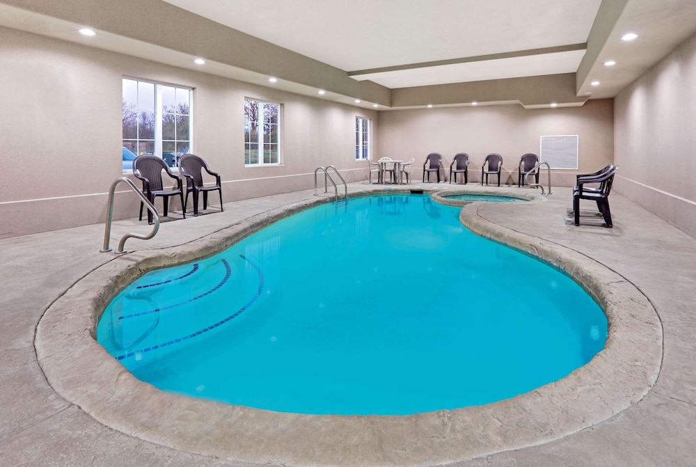 La Quinta Inn Suites By Wyndham Sulphur Springs 3/47