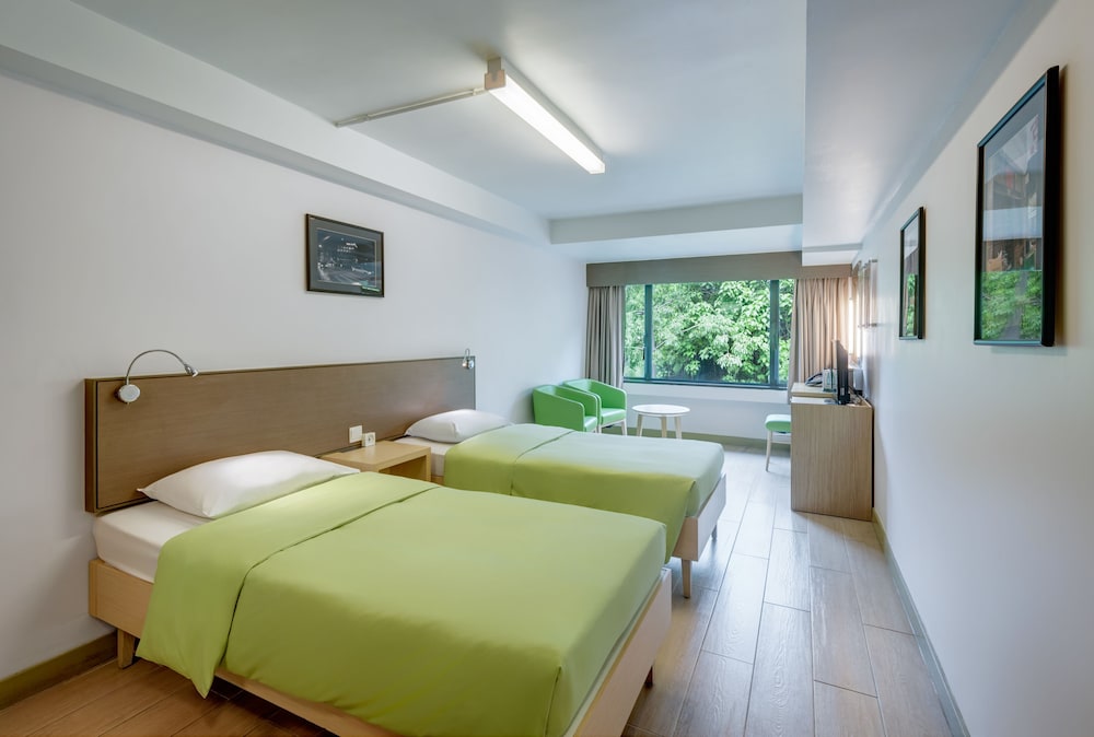 ROOM, TWIN BEDS