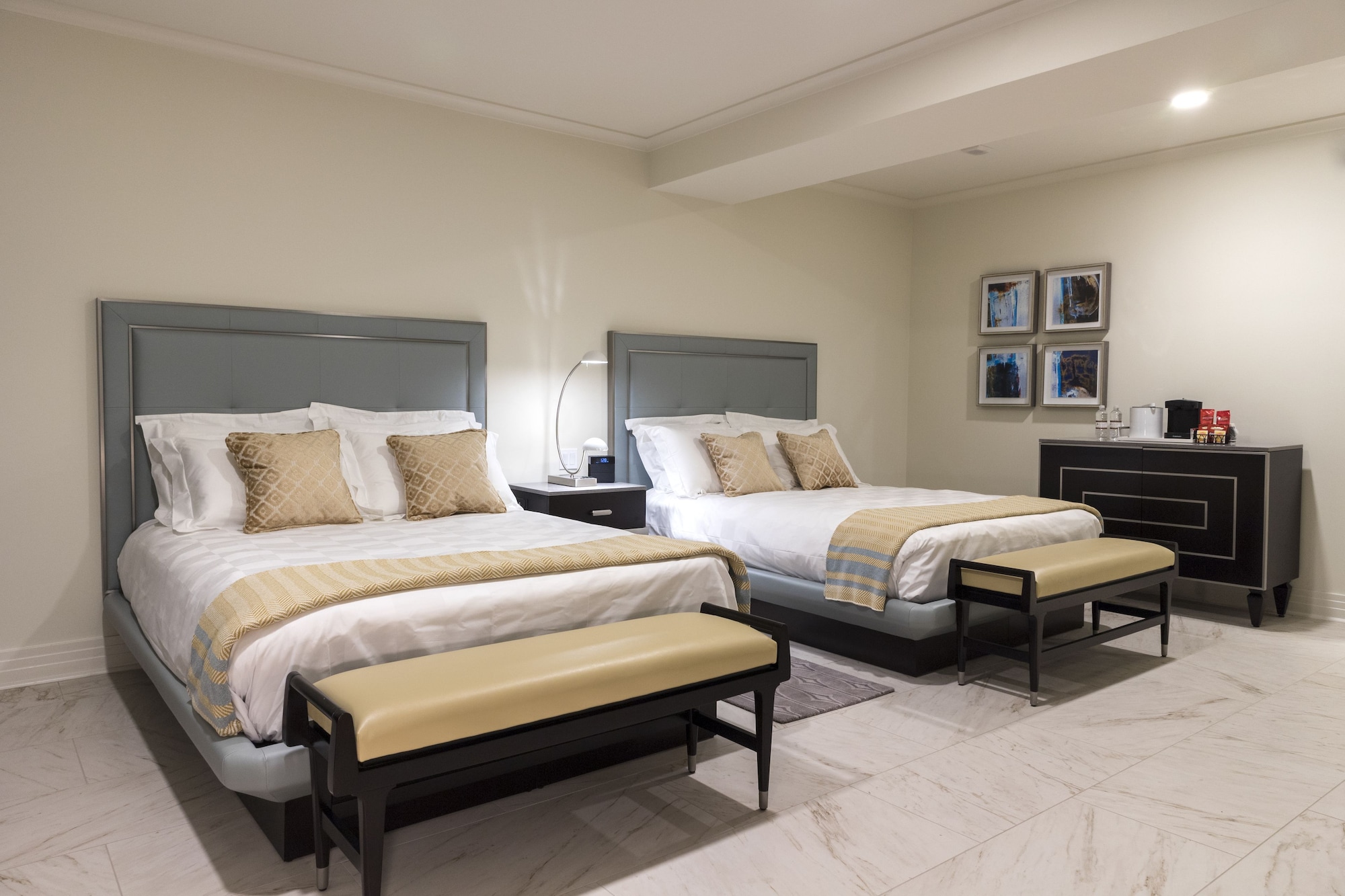 DELUXE, 2 QUEEN BEDS