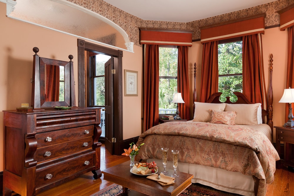 Azalea Inn and Villas 47/71