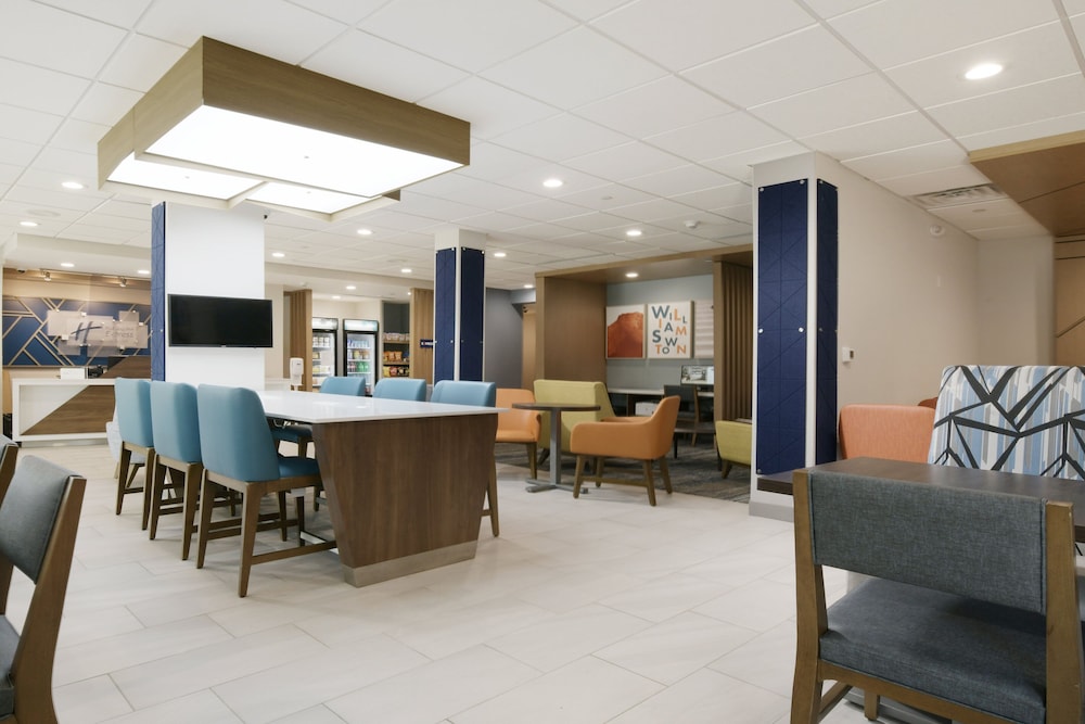 Holiday Inn Express and Suites Williamstown - Glassboro, an IHG Hotel (ex. Best Western Monroe Inn) 55/62