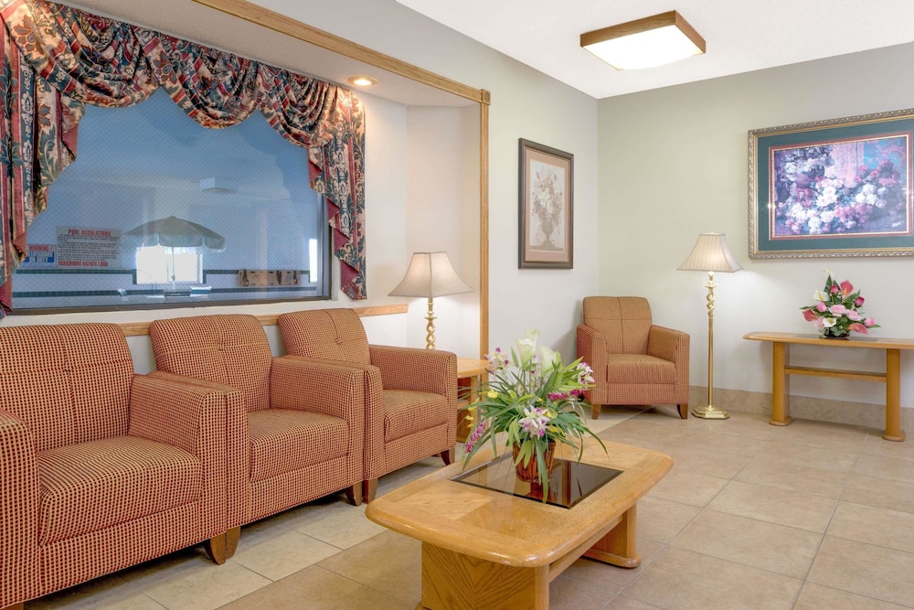 Red Lion Inn & Suites Gretna 2/30