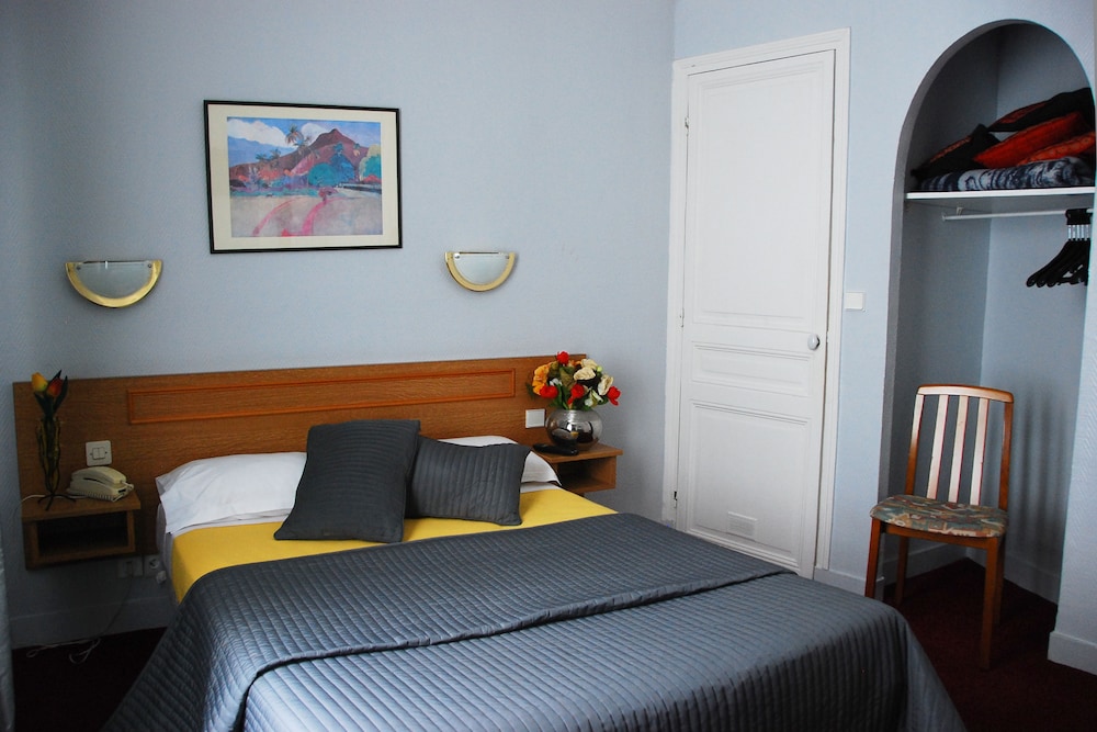 HOTEL COSY MONCEAU 12/51