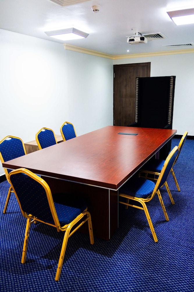 Golden Tulip Dar City Center 71/77