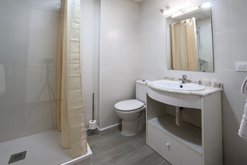 Hotel H28 Camas 23/24