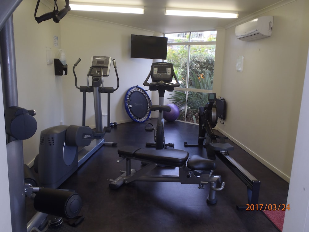 MOORINGS BEACH RESORT 34/77