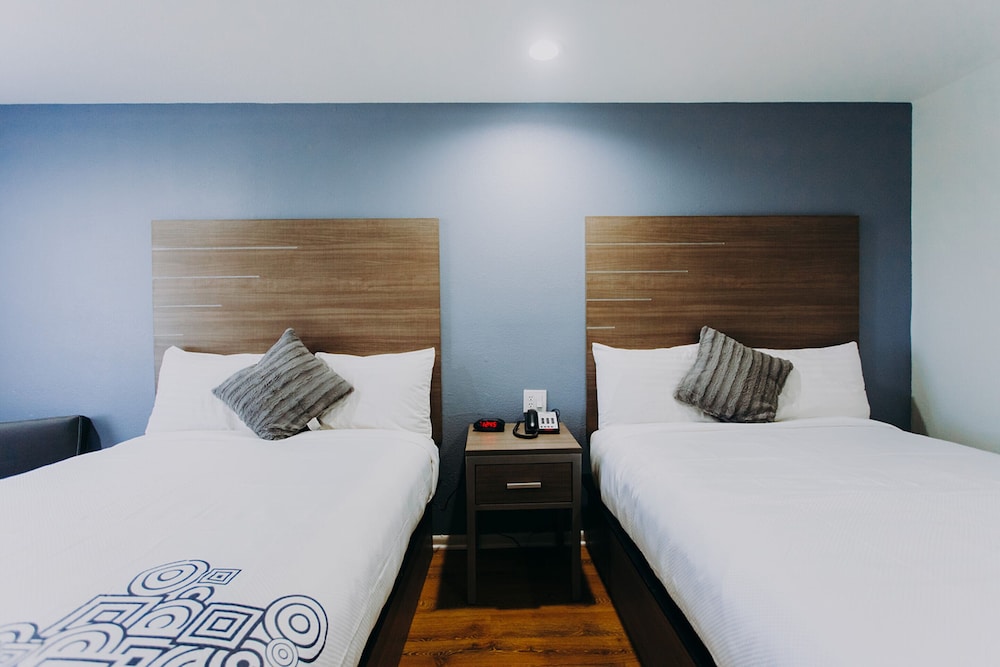 Passport Inn 24/54