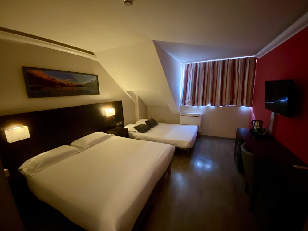 Logis Hotel Black and Green 6/50