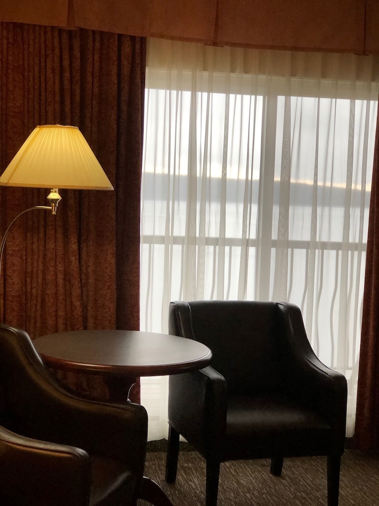Anchor Inn And Suites 25/34