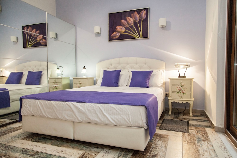 LUXURY, SUITE, HOT TUB