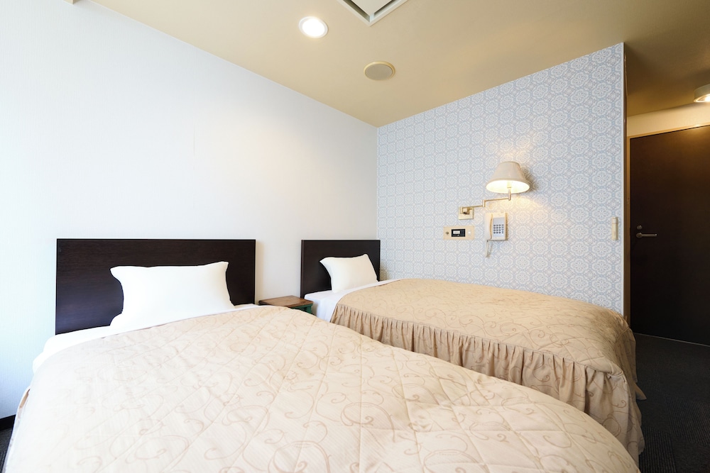 ECONOMY, TWIN BEDS, SMOKING