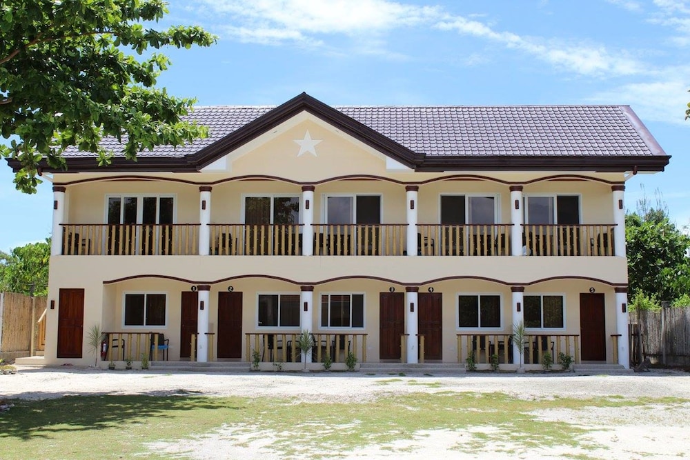 Malapascua Starlight Resort 1/27
