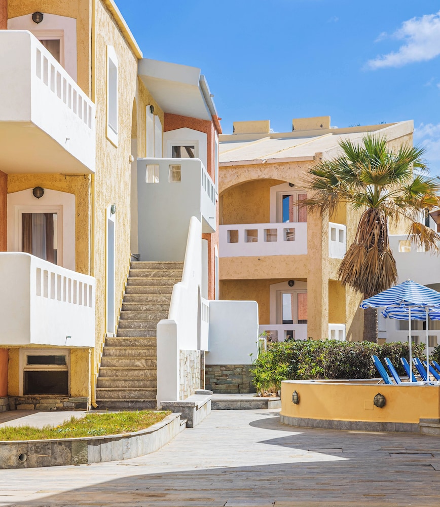 Niros Beach Apartments 48/58