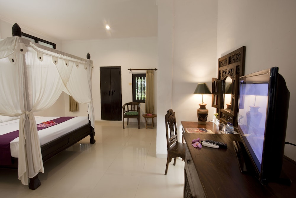 Puri Saron Senggigi Beach Hotel 45/63
