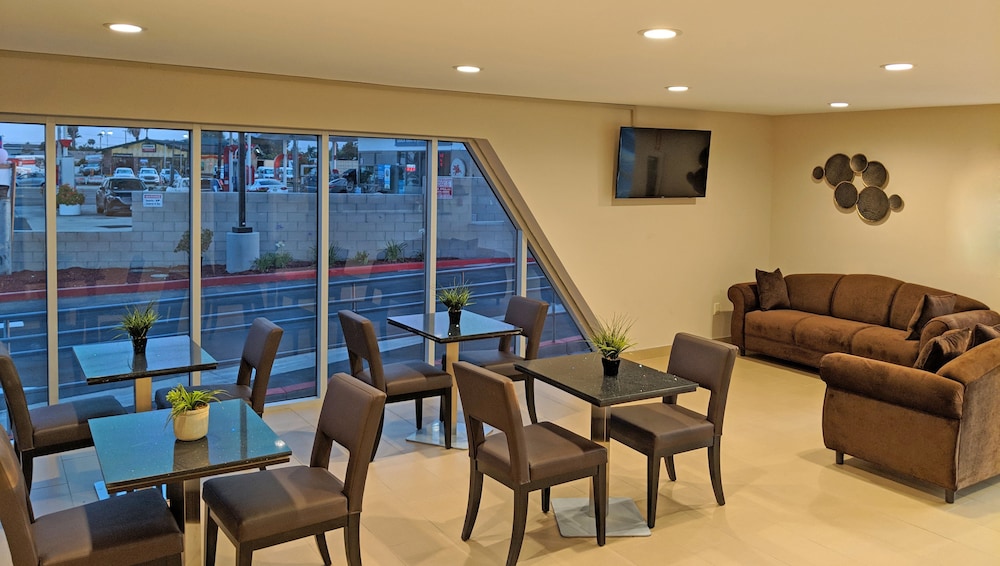 EPIC Hotel Pico Rivera 28/41