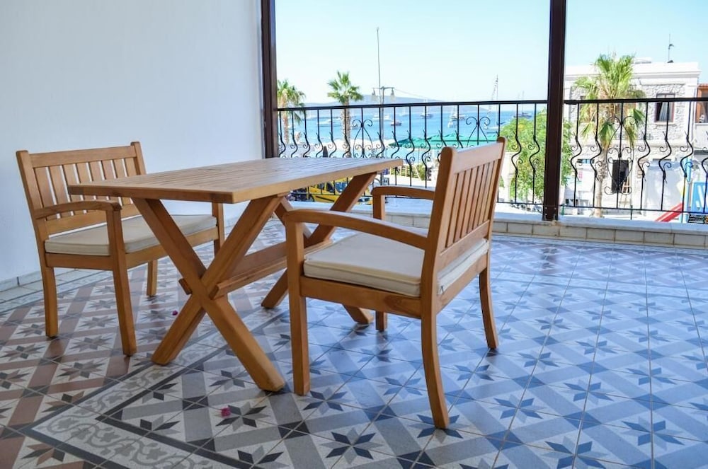 AKKAN LUXURY HOTEL 72/84