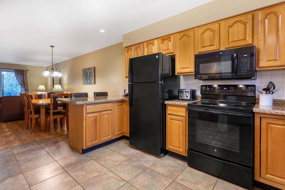 Tamarack Wisconsin Dells a Ramada by Wyndham 3/50