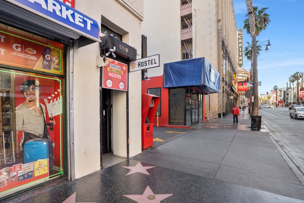 Samesun Hollywood (formerly Walk of Fame Hostel) 37/50