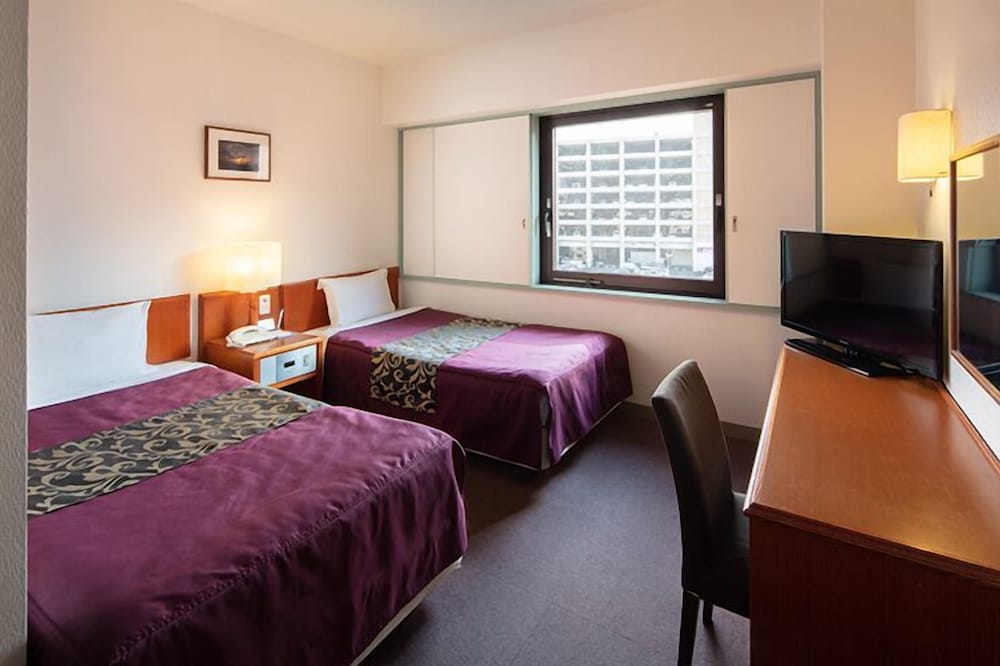 STANDARD, TWIN BEDS, LOW FLOOR