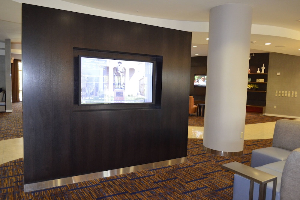 Courtyard by Marriott Winchester Medical Center 7/50