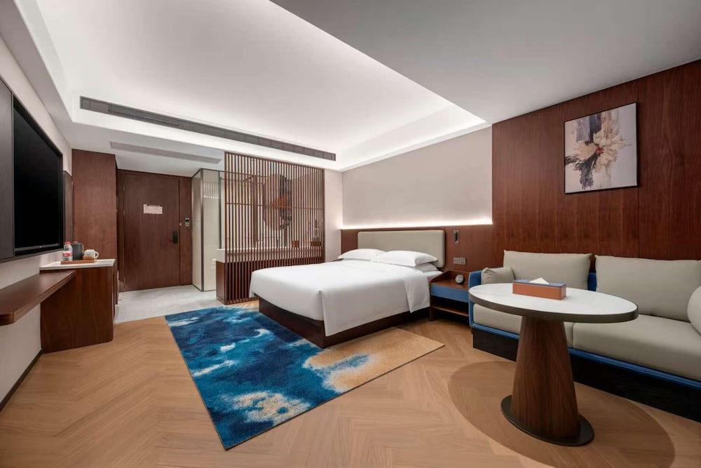 Days Hotel by Wyndham Fuyang Linquan 13/25
