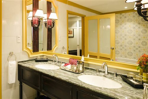 Executive, Suite