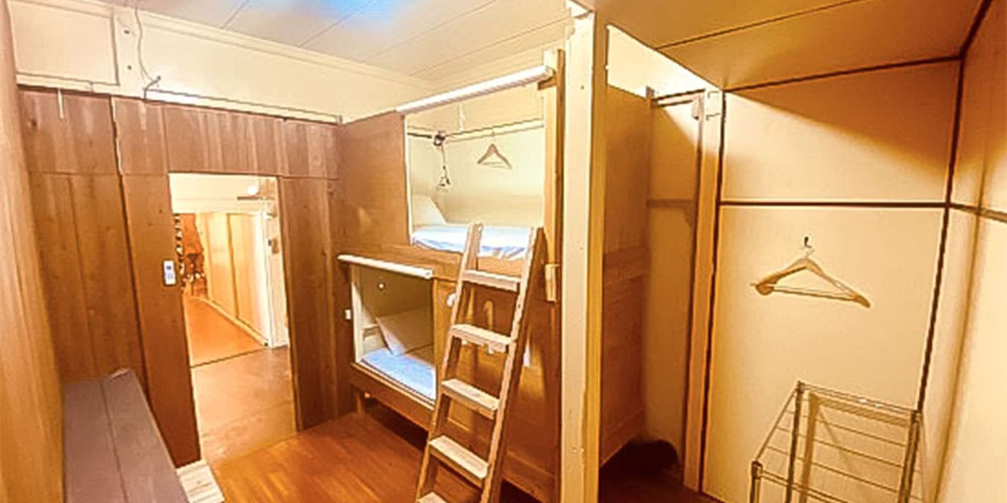 TWIN BEDS