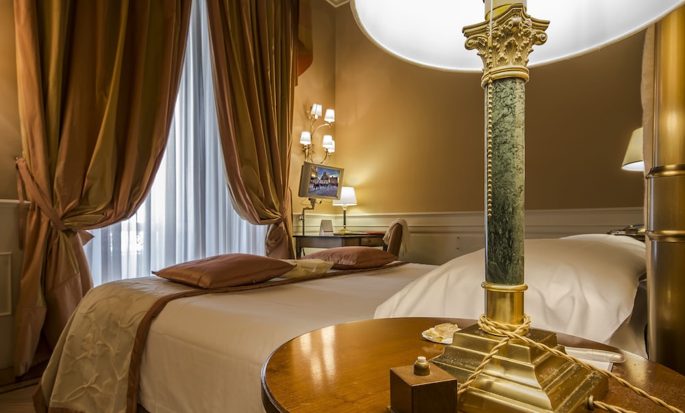 Hotel Corona d Oro 1890 22/43