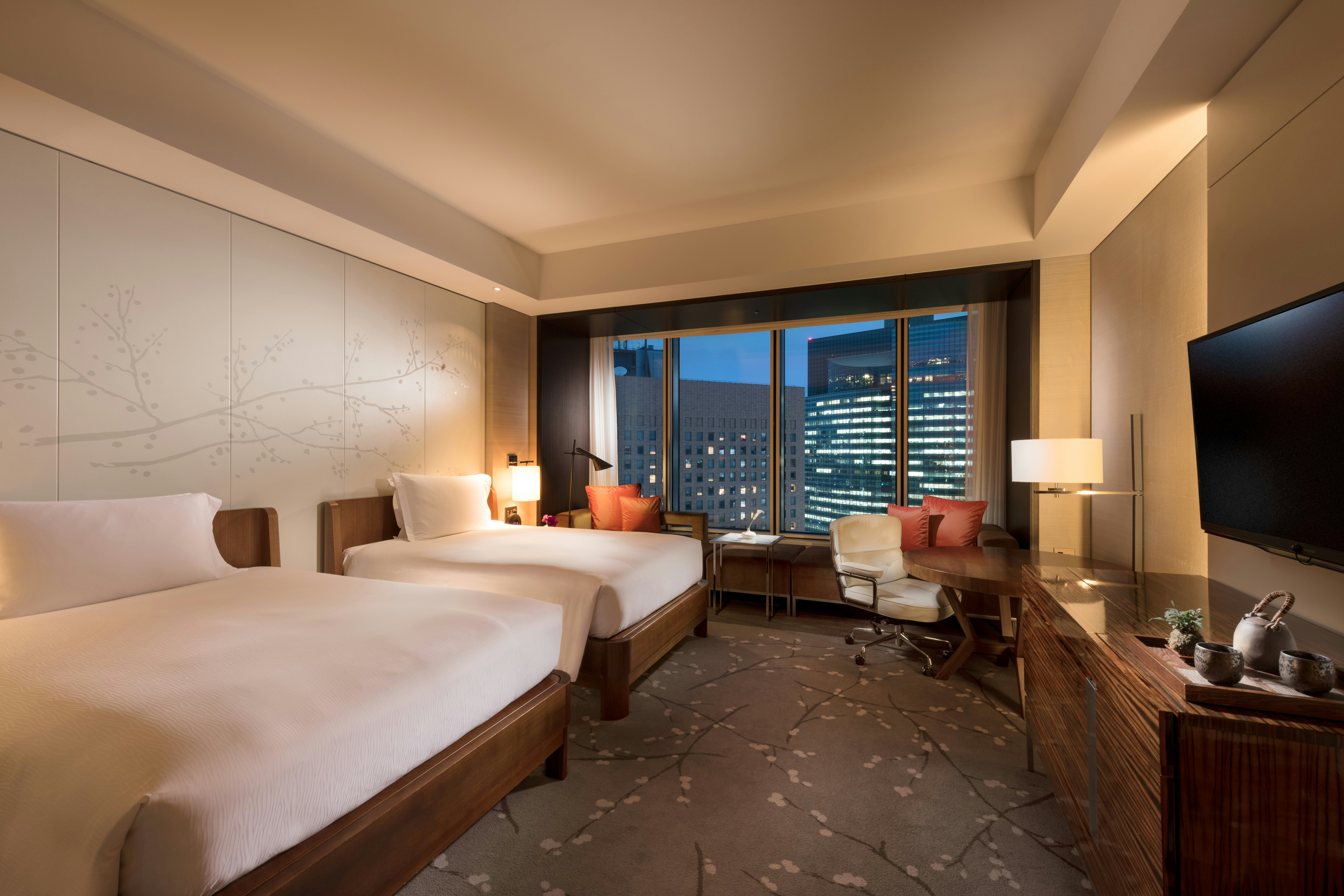 City, Twin Beds