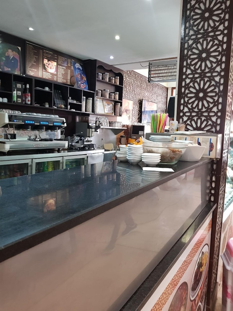 HOTEL ALI 36/72